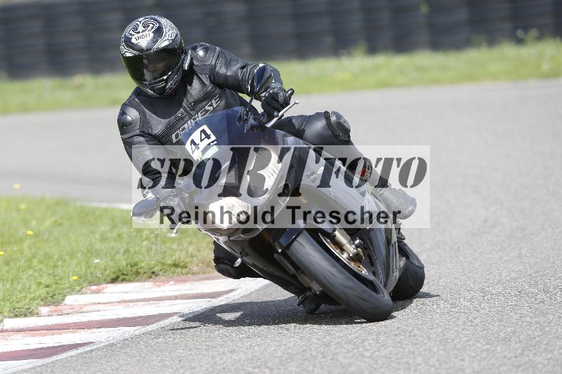 /53 16.09.2025 Track Day Domi Aegerter ADR/Gruppe gruen/44